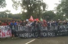 Demo 411 Tentang Apa